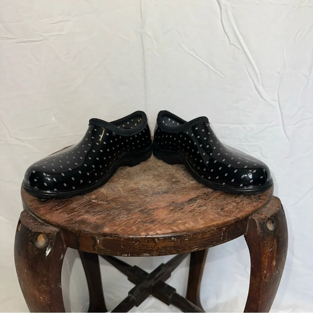 Black Polka Dot  Sloggers Outdoor Waterproof Garden Shoes NWOB Size 6